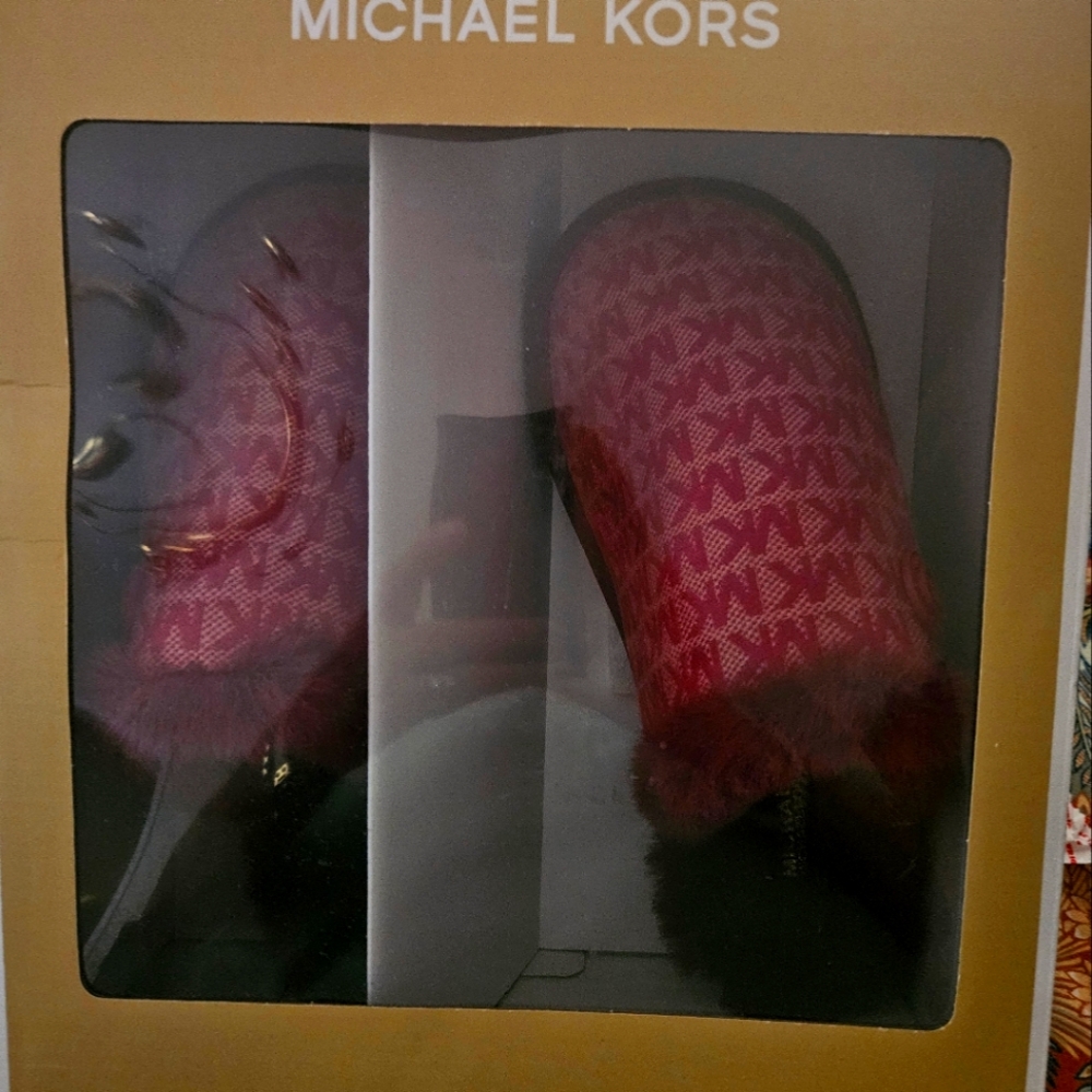 Michael Kors slippers